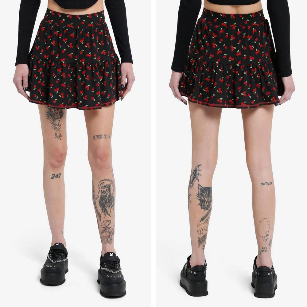 Hot Topic Social Collision Skull Cherry Active Skort skirt red black size small